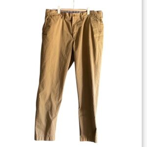 J Crew Men's Lightweight khaki Pants size 34 X 30